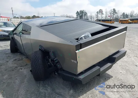 2024 Tesla Cybertruck Cyberbeast from USA, damaged, VIN 7G2CEHEE3RA052720